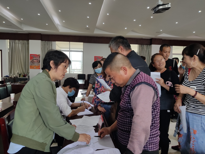 楚雄市为城镇建档立卡企业困难职工提供再就业精准帮扶